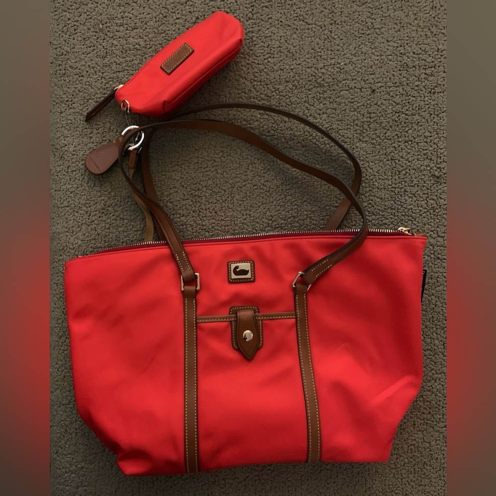 3 pc DOONEY & BOURKE Red Nylon Brown Leather SET Tote Bag, Pouch & Keychain NWOT
